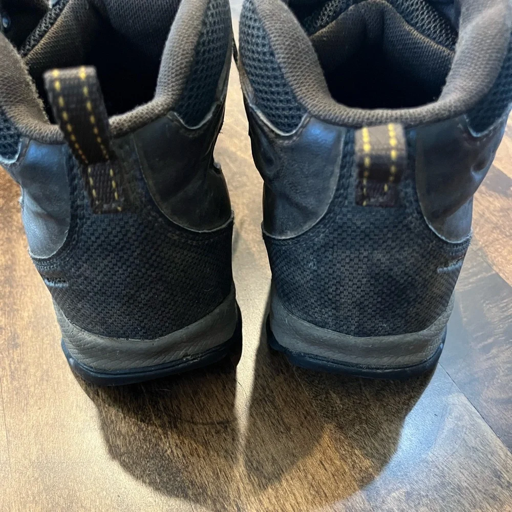Columbia Kids' newton ridge  Black and Brown Boots